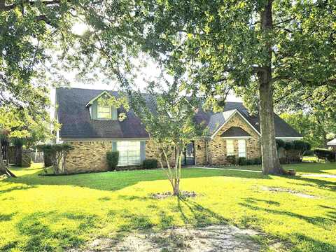 2013 E Warwick, Longview, TX 75601
