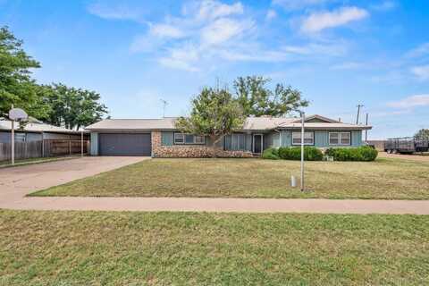 2100 N 8th Street, Tahoka, TX 79373