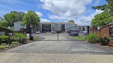 2414 Lake Park Road, Lexington, KY 40502