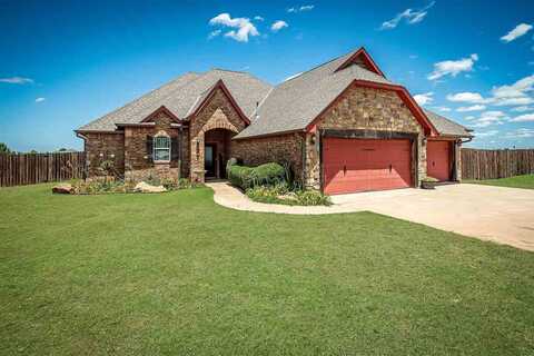 306 Harlee Dr, Elgin, OK 73538