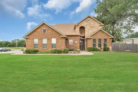 31 NW Crater Creek Rd, Cache, OK 73527