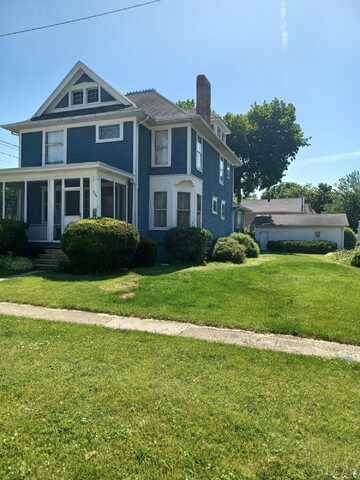 526 Comstock, Adrian, MI 49221