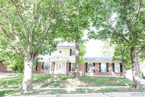 2270 Fairoyal Drive, Des Peres, MO 63131