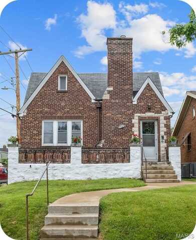 4932 Fairview Avenue, Saint Louis, MO 63139