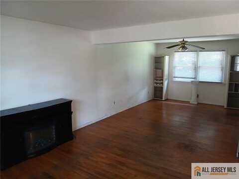 148 Dutton Street, Franklin, NJ 08873