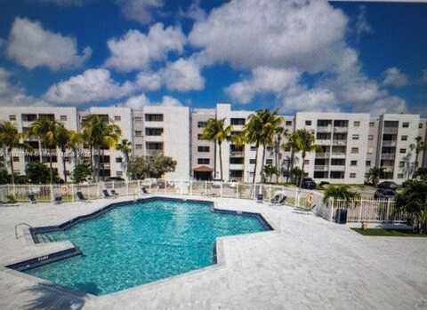 8075 NW 7th St, Miami, FL 33126