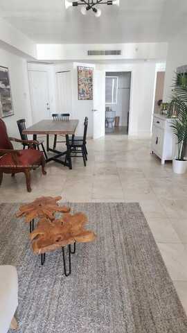 170 SE 14th St, Miami, FL 33131