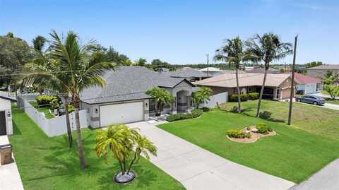 2206 NE 17th PL, Cape Coral, FL 33909
