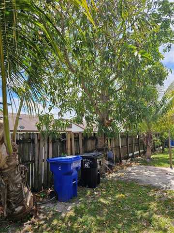 7850 SW 10th Ct, North Lauderdale, FL 33068