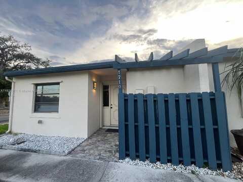 1710 NW 92nd Ave, Pembroke Pines, FL 33024