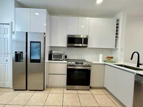 5440 NW 107th Ave, Doral, FL 33178