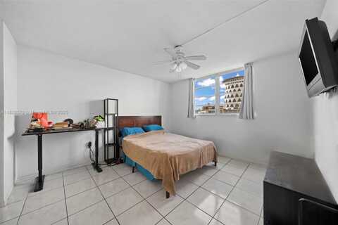1700 NE 191st St, Miami, FL 33179