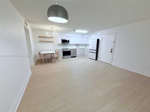 9352 S Belfort Cir, Tamarac, FL 33321