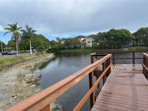 250 Jacaranda Dr, Plantation, FL 33324