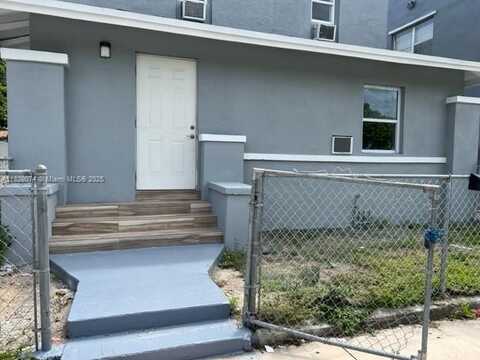 922 NW 2nd St, Miami, FL 33128