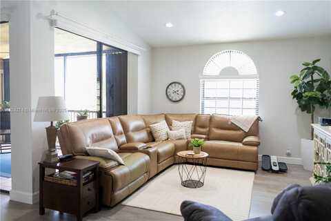 10631 NW 14th St, Plantation, FL 33322