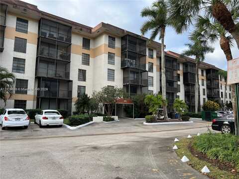 5570 NW 44th St, Lauderhill, FL 33319