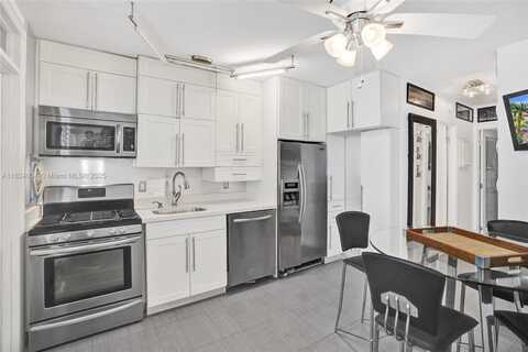 441 Collins Ave, Miami Beach, FL 33139