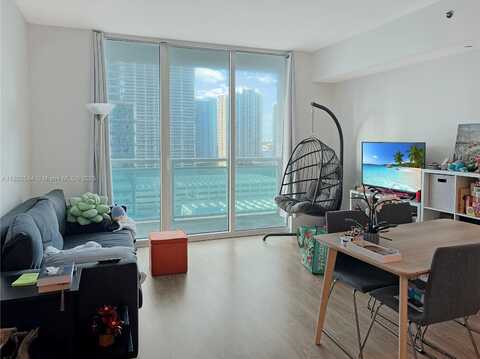 950 Brickell Bay Dr, Miami, FL 33131