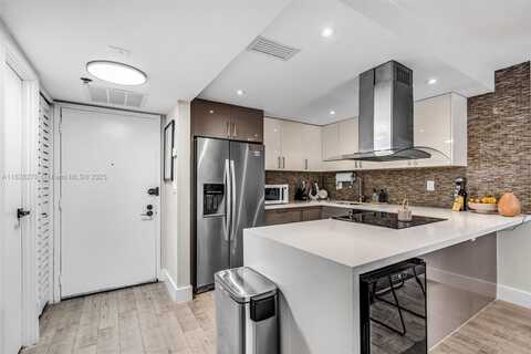 20367 W Country Club Dr, Aventura, FL 33180