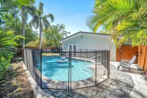 5720 Van Buren St, Hollywood, FL 33023