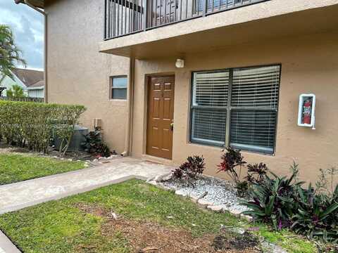 10045 Winding Lake Rd, Sunrise, FL 33351