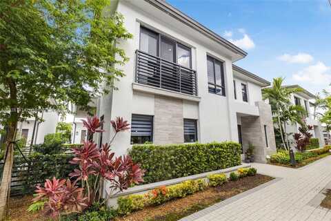 8234 NW 46th Ter, Doral, FL 33166