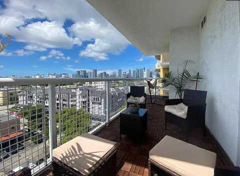 900 SW 8th St, Miami, FL 33130