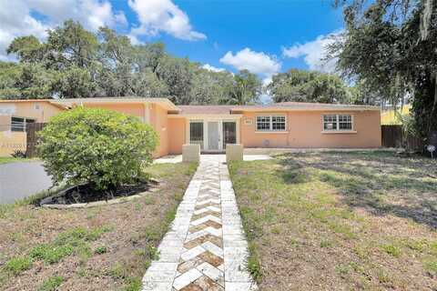 971 NE 153rd St, Miami, FL 33162