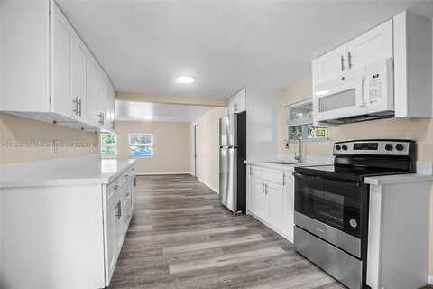 212 SW 11th St, Dania Beach, FL 33004