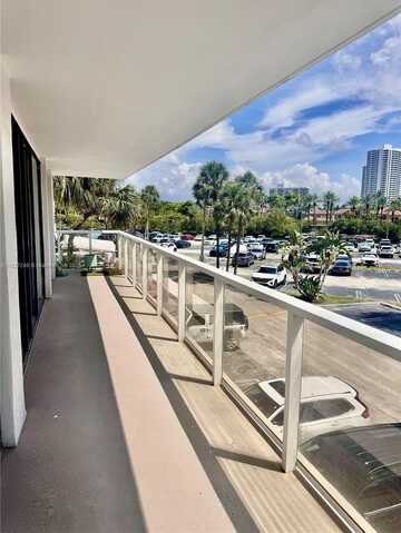 3731 N Country Club Dr, Aventura, FL 33180