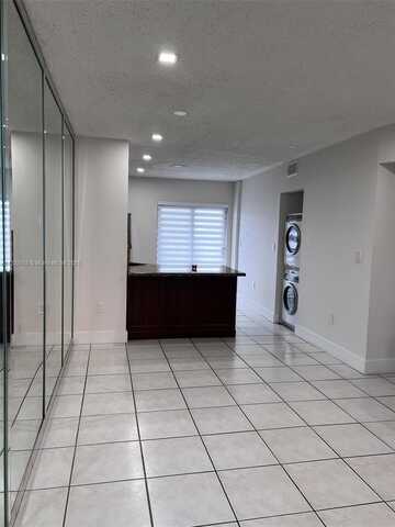 5480 W 21st Ct, Hialeah, FL 33016