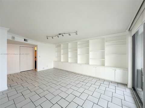 16570 NE 26th Ave, North Miami Beach, FL 33160