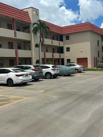 2800 W Sunrise Lakes Dr, Sunrise, FL 33322