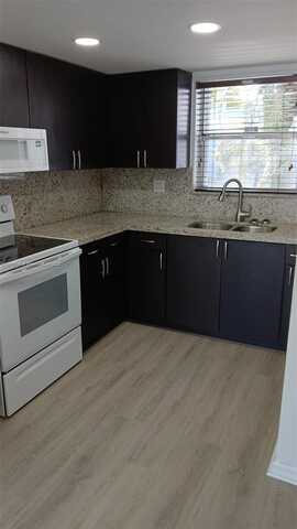 9373 Fontainebleau Blvd, Miami, FL 33172