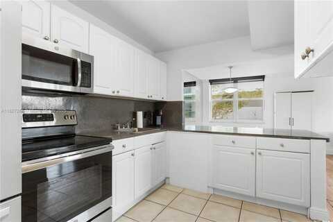 9440 W Bay Harbor Dr, Bay Harbor Islands, FL 33154