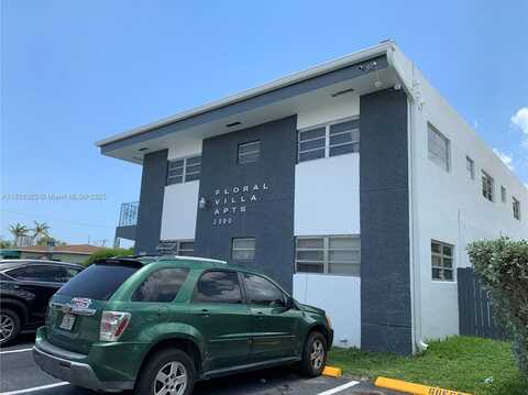 2300 Pierce St, Hollywood, FL 33020