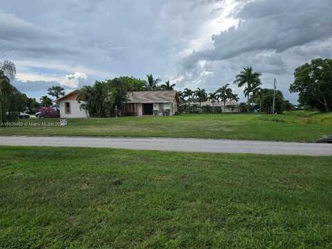 2802 SE Calvin St, Port Saint Lucie, FL 34952