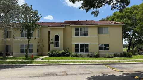 457 Vista Isles Dr, Sunrise, FL 33325