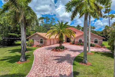 7562 NW 51st Pl, Coral Springs, FL 33067
