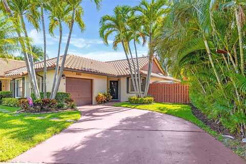 220 SW 113th Ter, Pembroke Pines, FL 33025