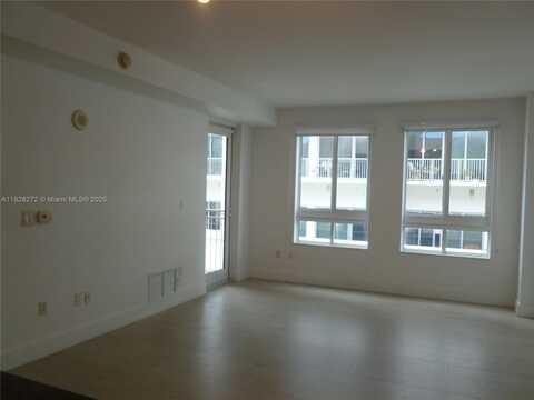 7350 SW 89th St, Miami, FL 33156