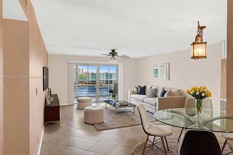 121 SE 3rd Ave, Dania Beach, FL 33004