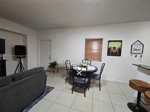 8440 SW 8th St, Miami, FL 33144
