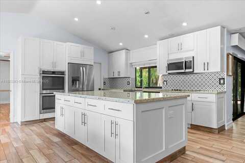 21784 Little Bear Ln, Boca Raton, FL 33428