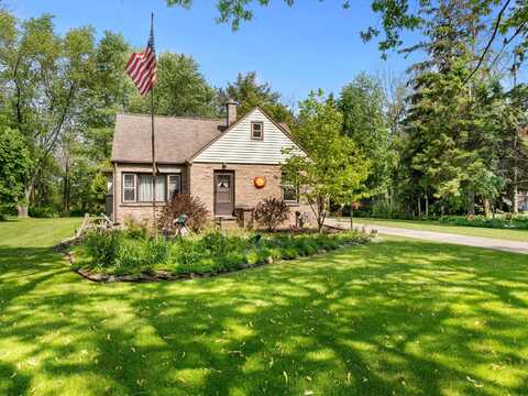 3615 S 15th St, Manitowoc, WI 54220