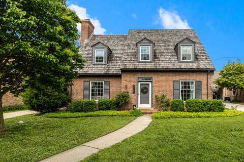 6353 N Berkeley Blvd, Whitefish Bay, WI 53217