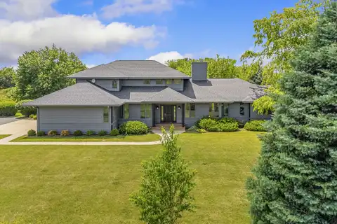 N1825 Townhall Rd, Walworth, WI 53184