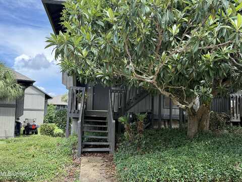 128 Lanai Village, Diamondhead, MS 39525
