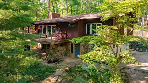 7265 Beechwood Dr, Athens, OH 45701